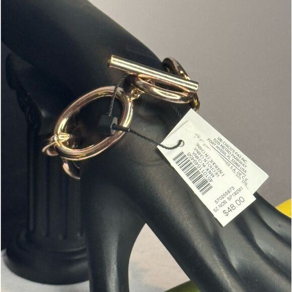 White House Black Market Bracelet  Rose Gold with Toggle Closure - Picture 3 of 13